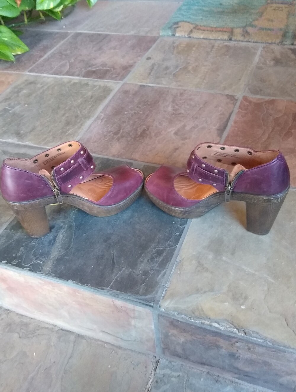 NWT BORN Tierney Platform Clog Sandals 8 Brand New - Picture 8 of 12